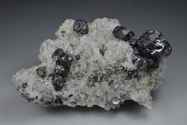 Cleiophane, Quartz, Galena, Chalcopyrite
