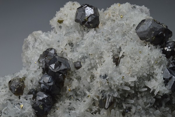 Cleiophane, Quartz, Galena, Chalcopyrite