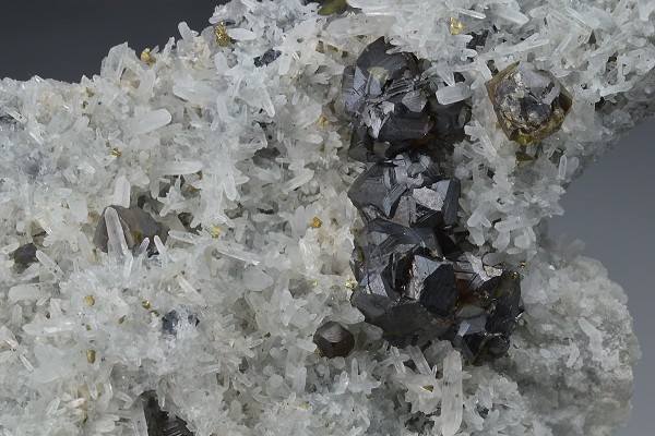 Cleiophane, Quartz, Galena, Chalcopyrite