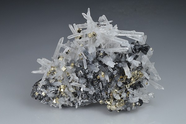Quartz, Sphalerite, Pyrite