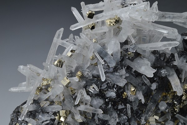 Quartz, Sphalerite, Pyrite