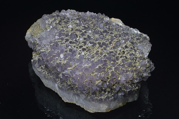 Quartz var.Amethyst, Pyrite