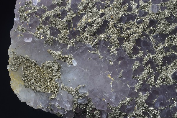 Quartz var.Amethyst, Pyrite