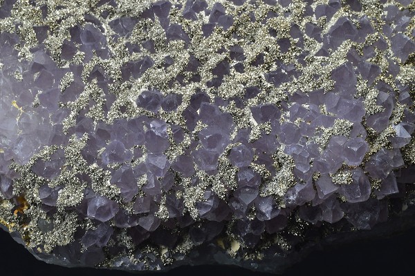 Quartz var.Amethyst, Pyrite