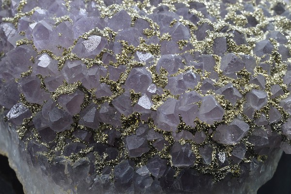 Quartz var.Amethyst, Pyrite