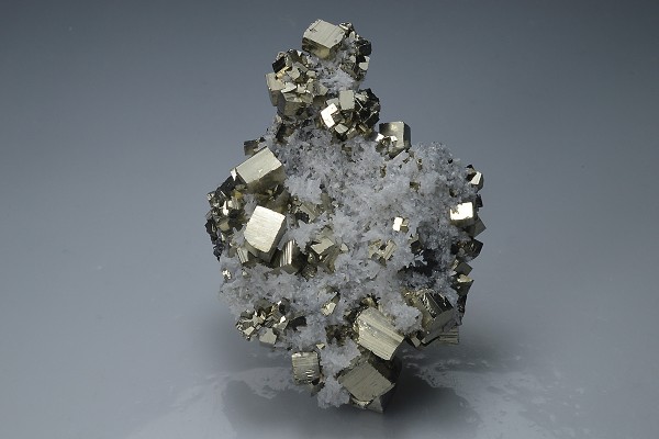 Pyrite, Quartz, Sphalerite - floater