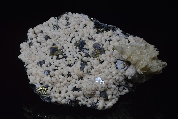 Two generations Calcite, Galena, Chalcopyrite, Sphalerite