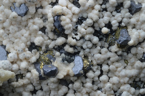 Two generations Calcite, Galena, Chalcopyrite, Sphalerite