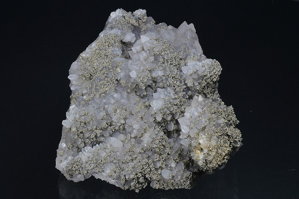 Quartz var.Amethyst, Pyrite