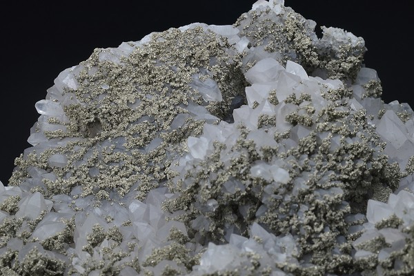 Quartz var.Amethyst, Pyrite