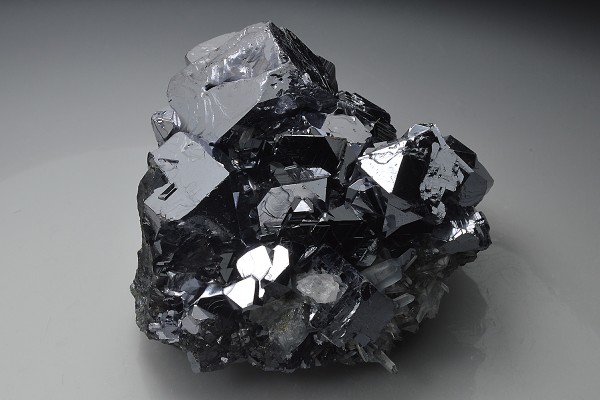 Twinned and truncated Galena, Sphalerite, Quartz