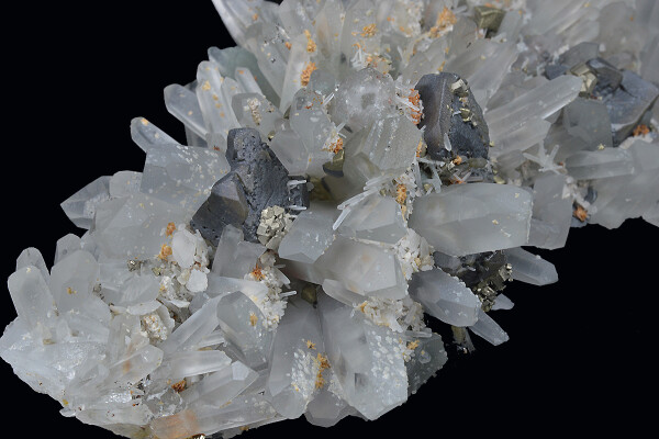 Cleiophane on Quartz, Chalcopyrite, Calcite