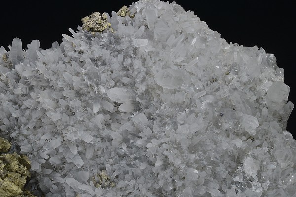 Chalcopyrite on Quartz