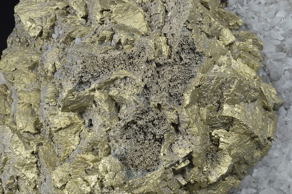 Chalcopyrite on Quartz