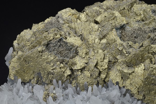 Chalcopyrite on Quartz