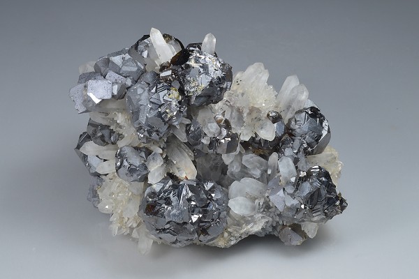 Cleiophane on Quartz, Galena