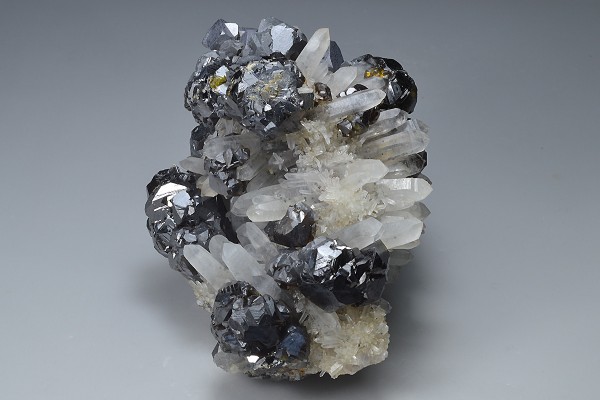 Cleiophane on Quartz, Galena