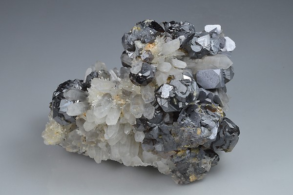 Cleiophane on Quartz, Galena