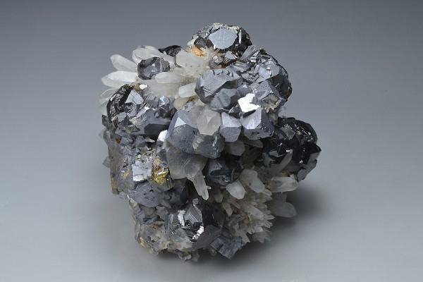 Cleiophane on Quartz, Galena