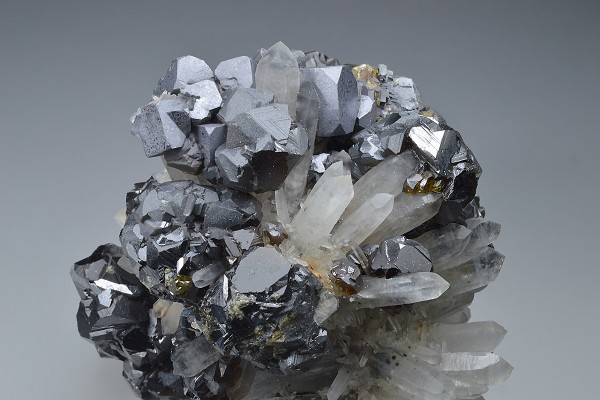 Cleiophane on Quartz, Galena