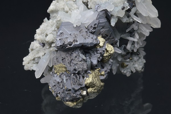 Quartz, Chalcopyrite, Sphalerite