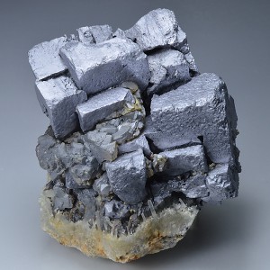 Cleiophane on skeletal Galena, Chalcopyrite