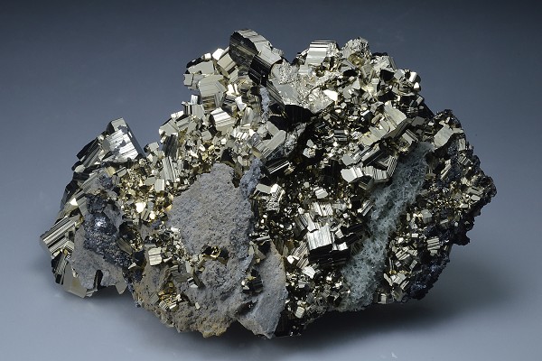 Pyrite, Sphalerite, Quartz, Chalcopyrite