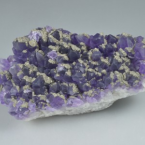Quartz var.Amethyst, Chalcopyrite