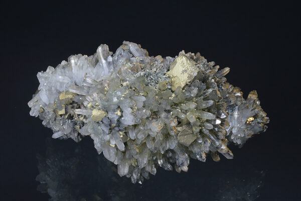 Quartz, Chalcopyrite, Rhodochrosite - floater