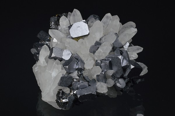 truncated Galena on Quartz, Sphalerite, Pyrite, Chalcopyrite