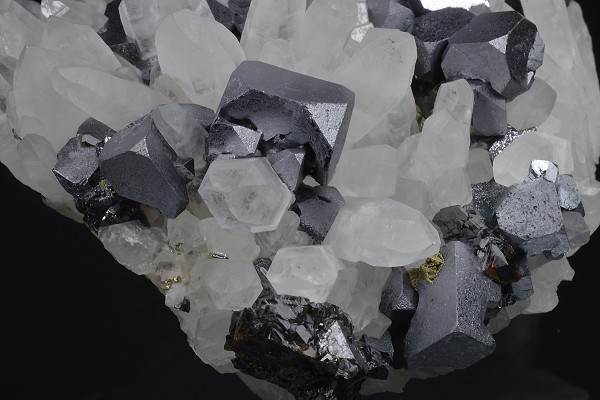 truncated Galena on Quartz, Sphalerite, Pyrite, Chalcopyrite