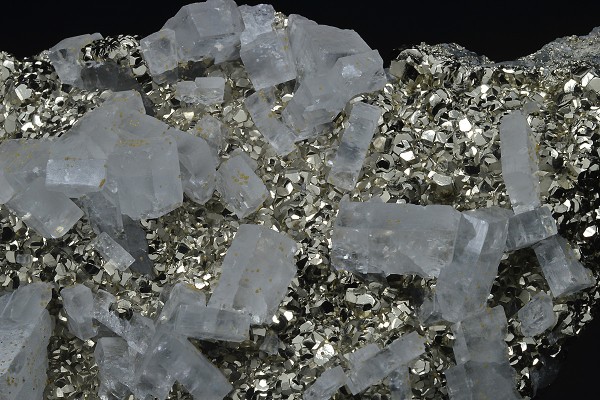 Baryte, Pyrite