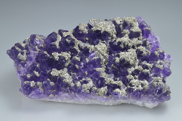 Quartz var.Amethyst, Pyrite