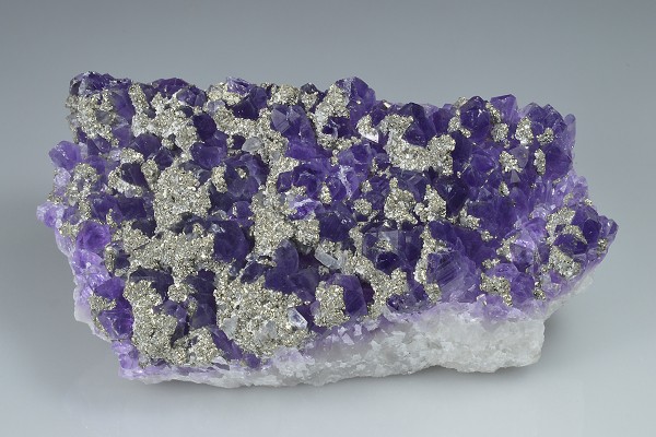 Quartz var.Amethyst, Pyrite