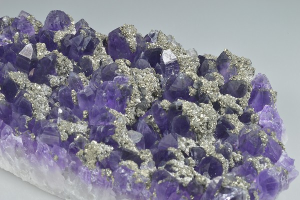 Quartz var.Amethyst, Pyrite