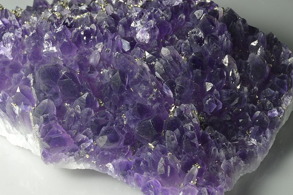 Quartz var.Amethyst, Pyrite