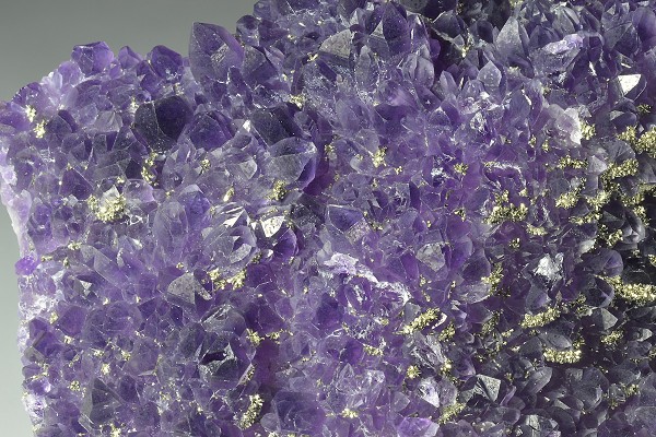 Quartz var.Amethyst, Pyrite
