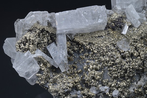 Baryte, Pyrite