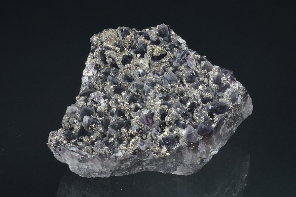 Quartz var.Amethyst, Pyrite