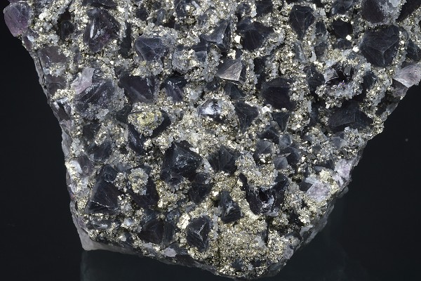 Quartz var.Amethyst, Pyrite