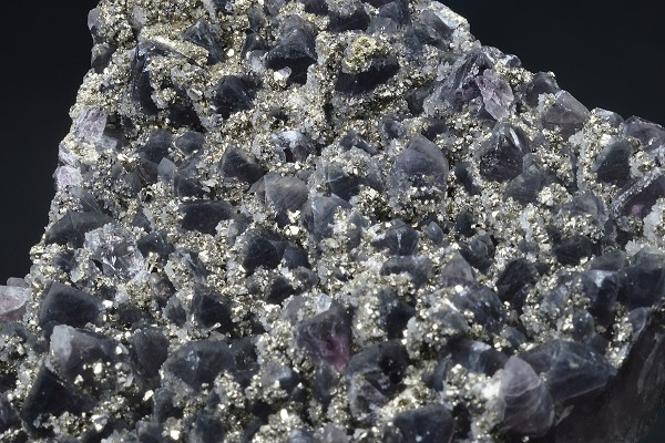 Quartz var.Amethyst, Pyrite