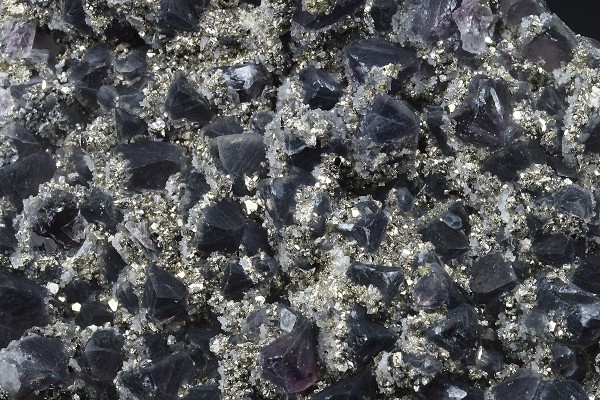Quartz var.Amethyst, Pyrite