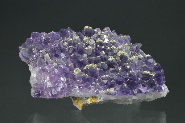 Quartz var.Amethyst, Chalcopyrite