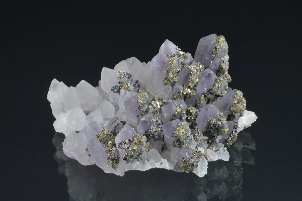 Quartz var.Amethyst, Chalcopyrite
