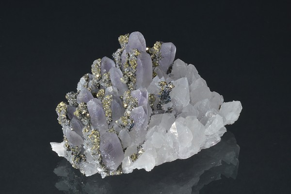 Quartz var.Amethyst, Chalcopyrite