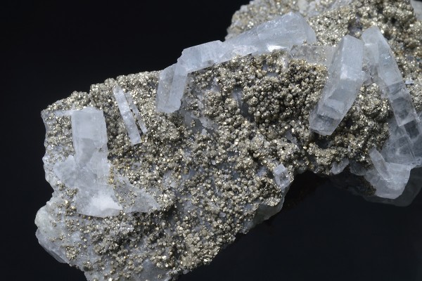 Baryte, Pyrite