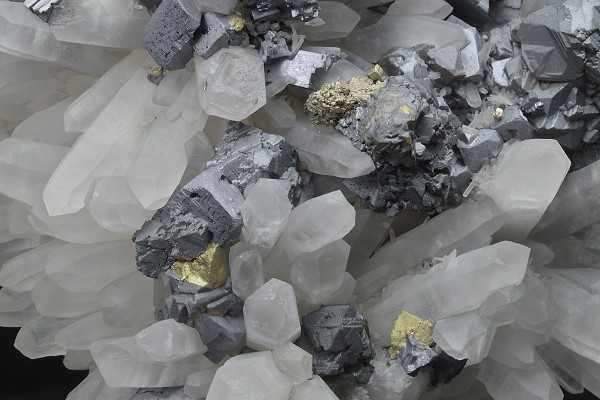 gem Sphalerite var.Cleiophane, Quartz, Chalcopyrite, Galena, Pyrite