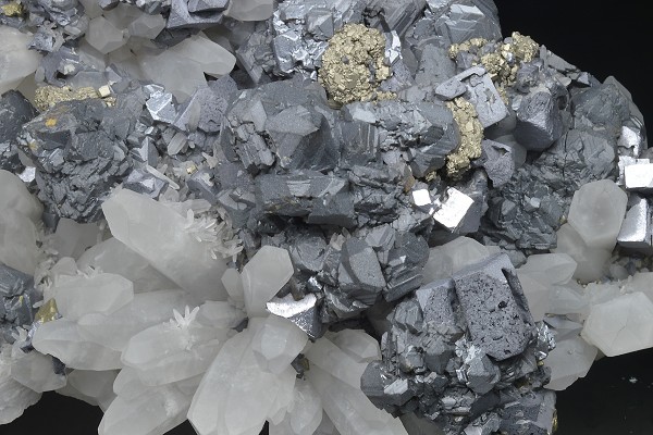 gem Sphalerite var.Cleiophane, Quartz, Chalcopyrite, Galena, Pyrite