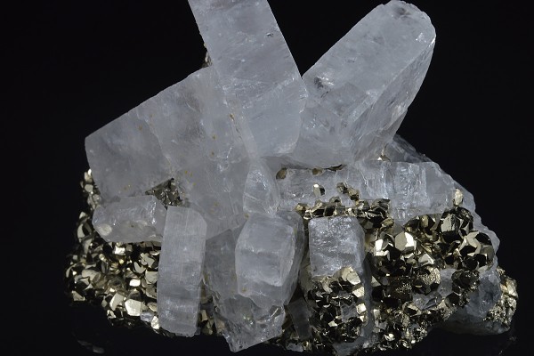 Baryte, Pyrite