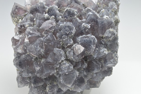 Quartz var.Amethyst, Chalcopyrite